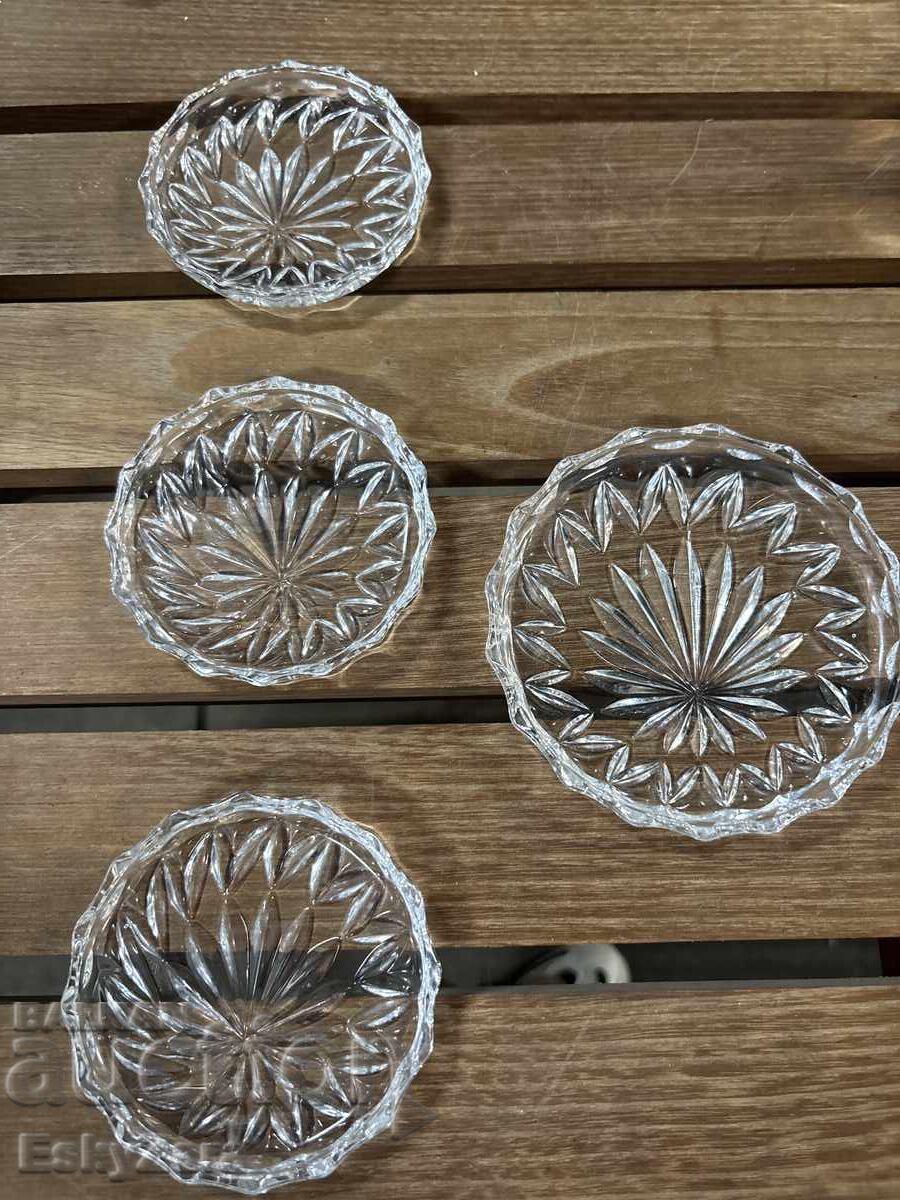 Mici farfurioare din cristal Mici farfurioare din cristal