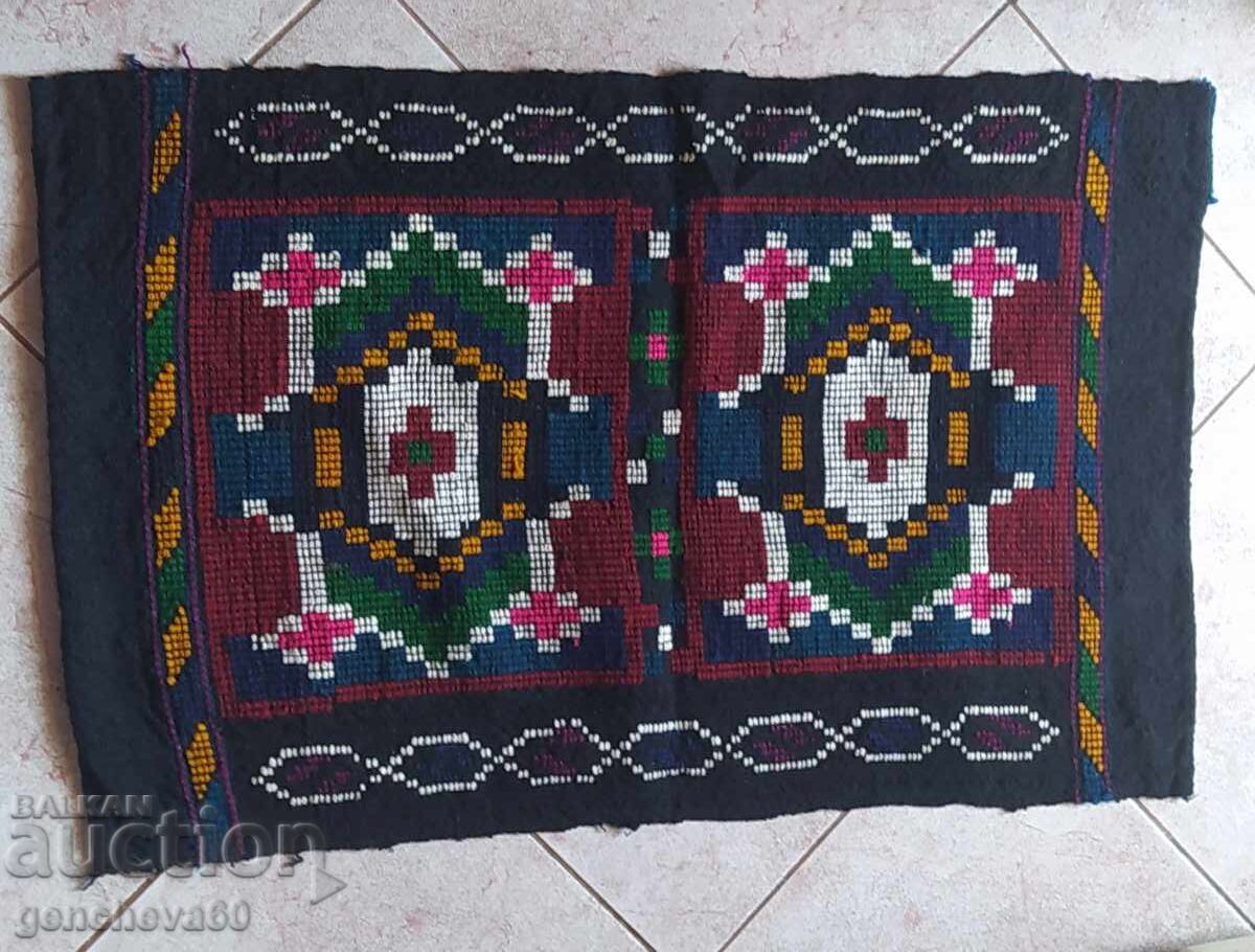 Delivery of Authentic woven pillowcase