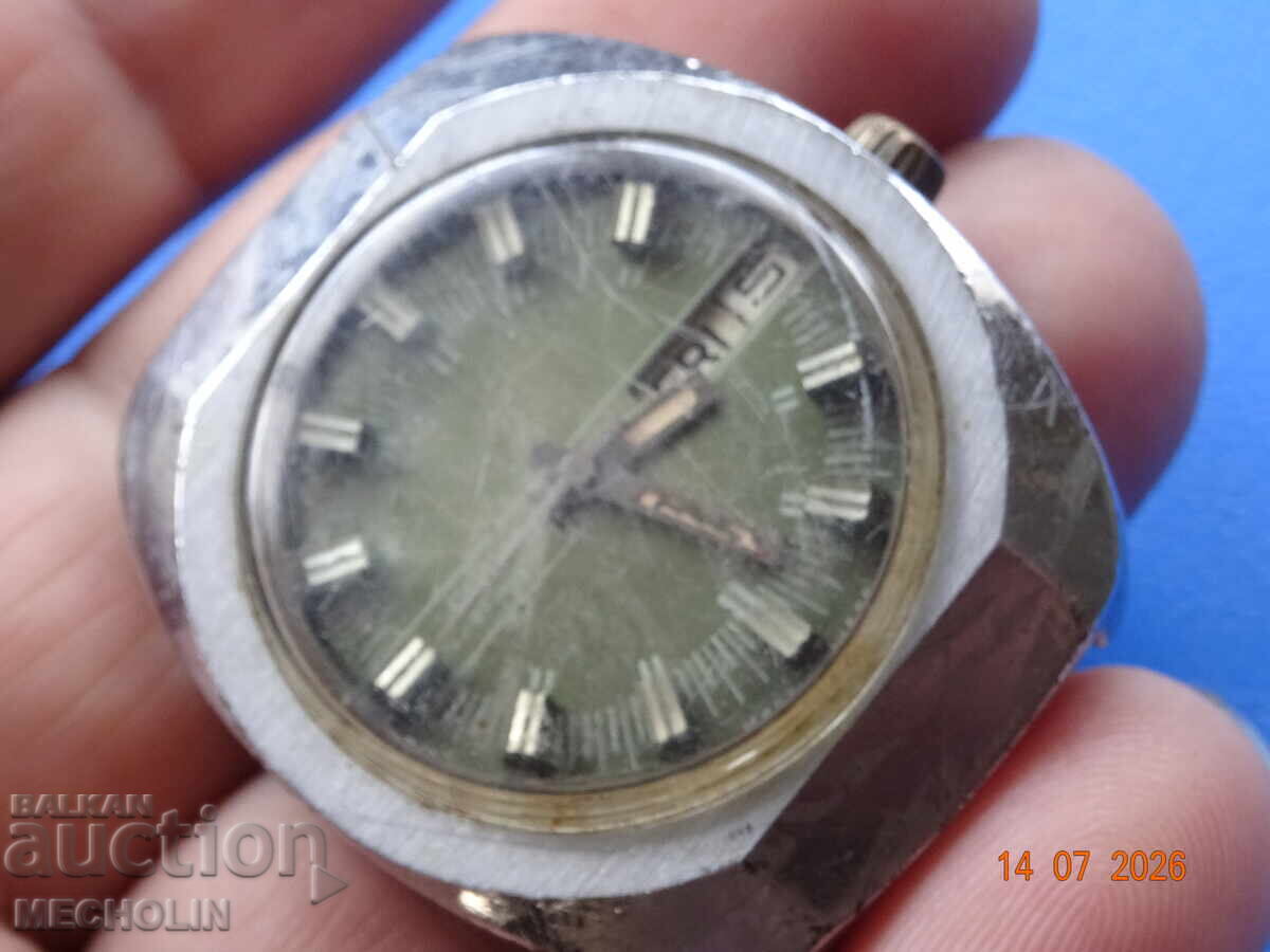 OLD RUSSIAN COLLECTIBLE CLOCK SLAVA with price € 11.00 | 21.51 BGN OLD RUSSIAN COLLECTIBLE CLOCK SLAVA with price € 11.00 | 21.51 BGN
