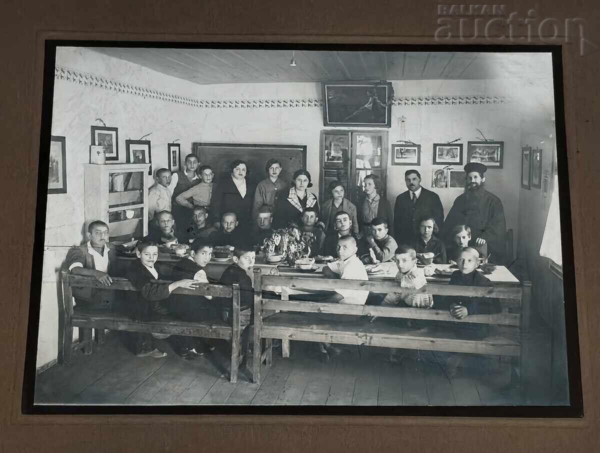 CARITATE KAZANLAK FOTO ARNAUDOV POZĂ 190..an cu preț € 10.00 | 19.56 BGN CARITATE KAZANLAK FOTO ARNAUDOV POZĂ 190..an cu preț € 10.00 | 19.56 BGN