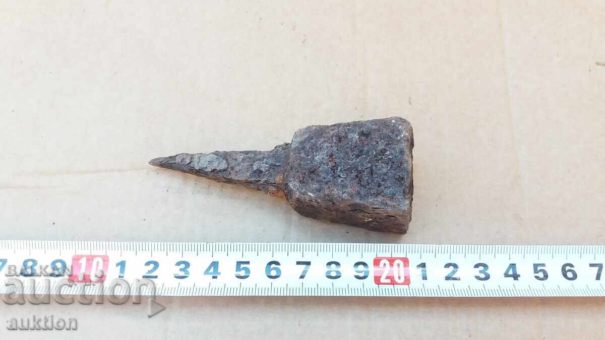 OLD SMALL ANVIL with price € 4.99 | 9.76 BGN