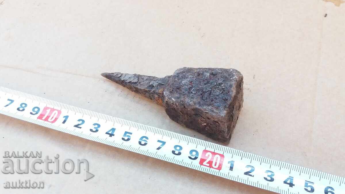 Auction  OLD SMALL ANVIL