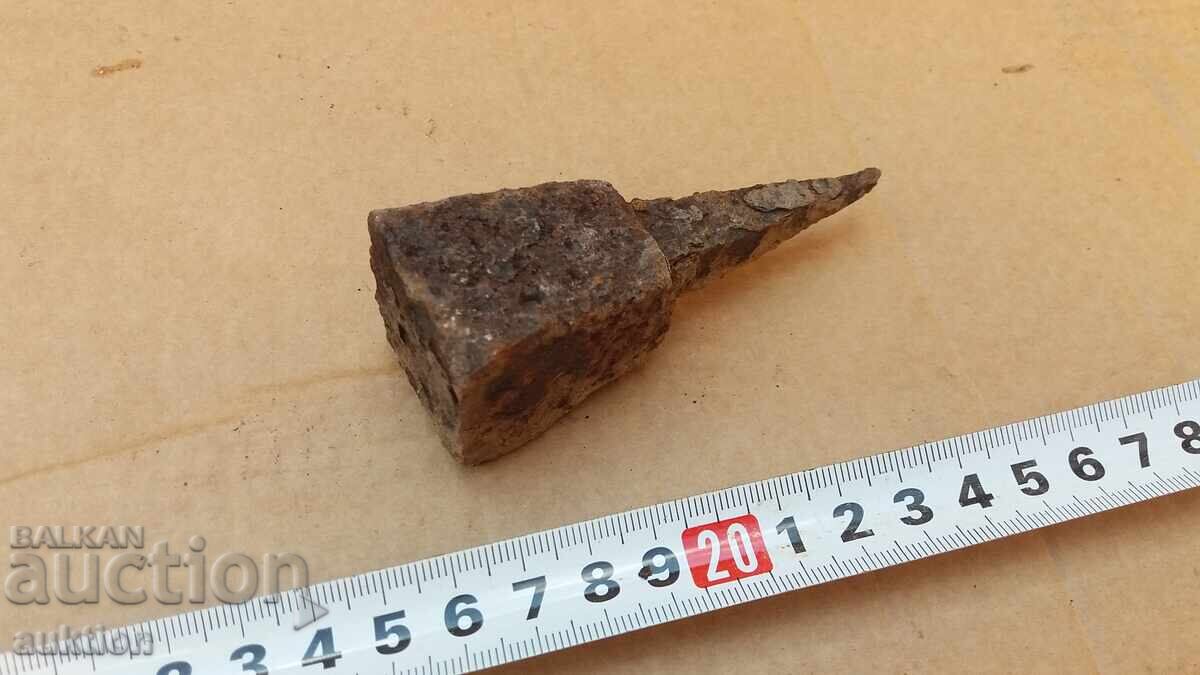OLD SMALL ANVIL - 5