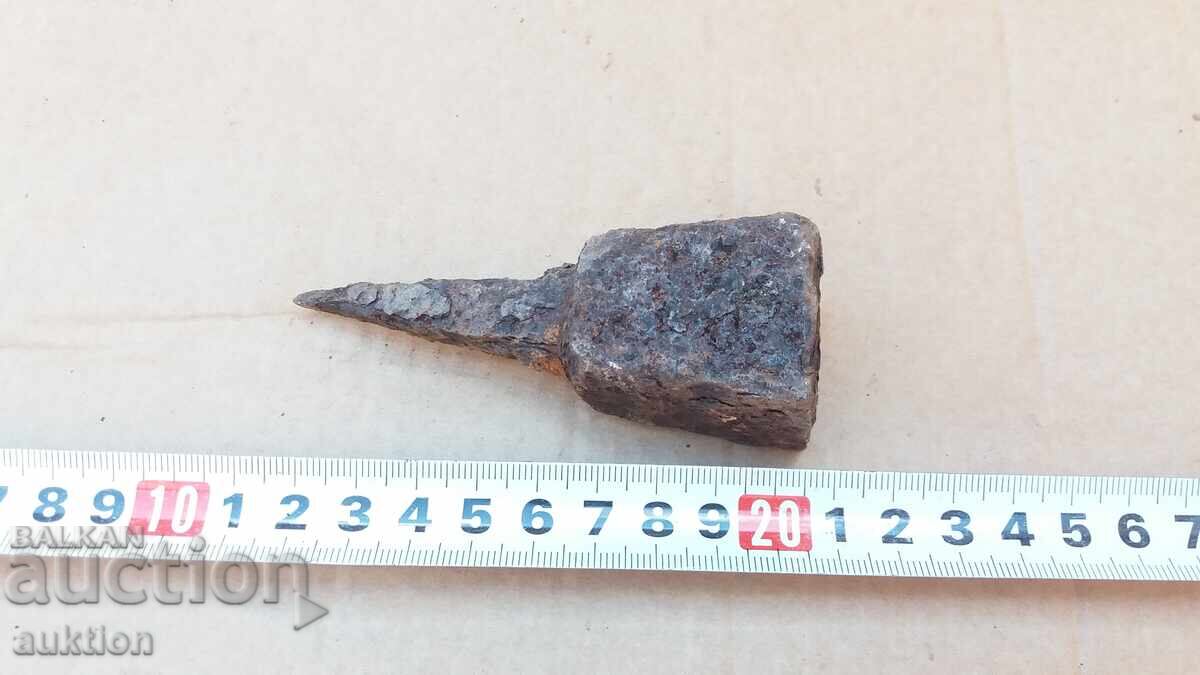 OLD SMALL ANVIL