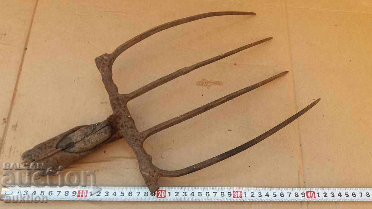 OLD COTTAGE, TOOL - 6