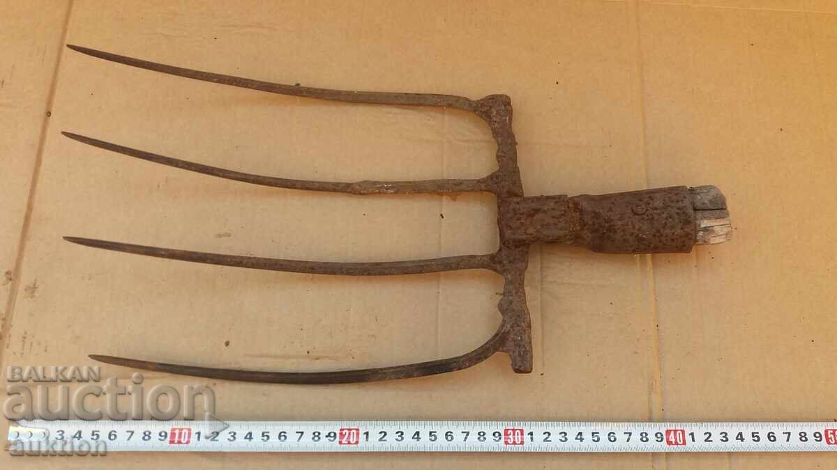 OLD COTTAGE, TOOL