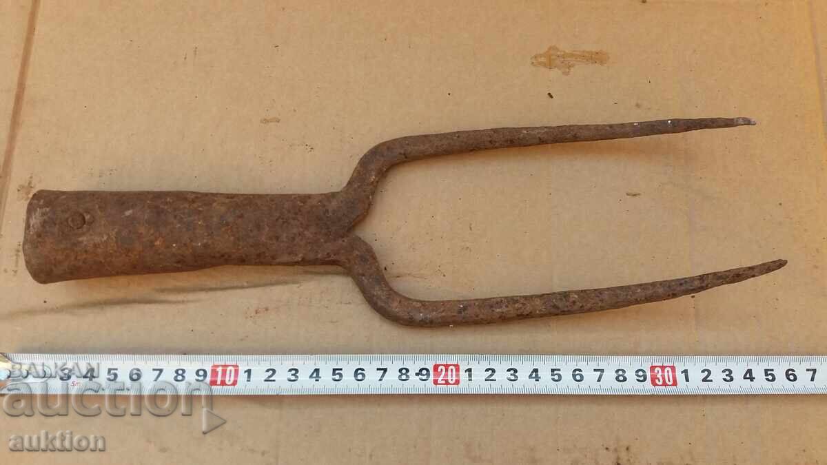 CABANĂ RENAȘTEREA FORJATĂ, SCULĂ cu preț € 3.99 | 7.80 BGN CABANĂ RENAȘTEREA FORJATĂ, SCULĂ cu preț € 3.99 | 7.80 BGN
