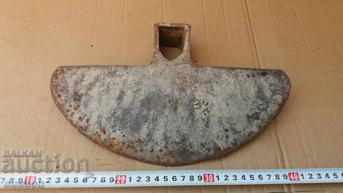 Auction  OLD SOLID HOE, SHOVEL