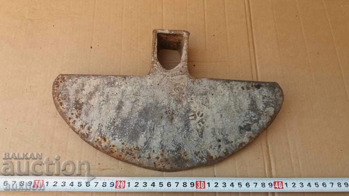 OLD SOLID HOE, SHOVEL