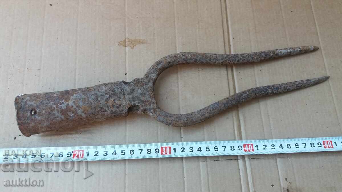 OLD CUTTING TOOL, PITCHFORK, TOOL - 7