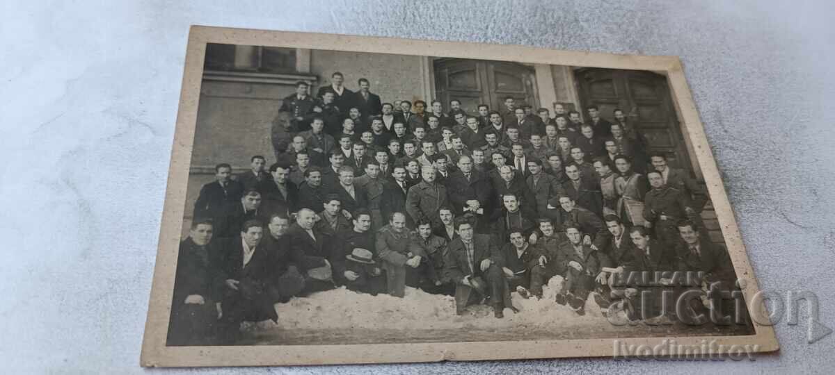 Снимка София Мъже и младежи през зимата 1945