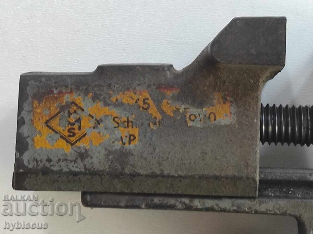 Delivery of Small vise for a jeweler or watchmaker Delivery of Small vise for a jeweler or watchmaker