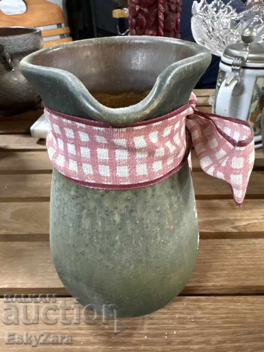 Licitație ulcior din ceramica