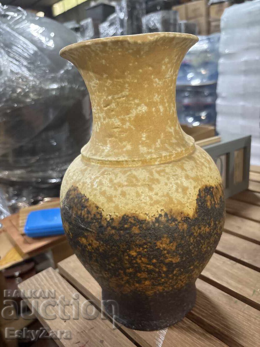 Vază mare din ceramică cu preț € 25.00 | 48.90 BGN