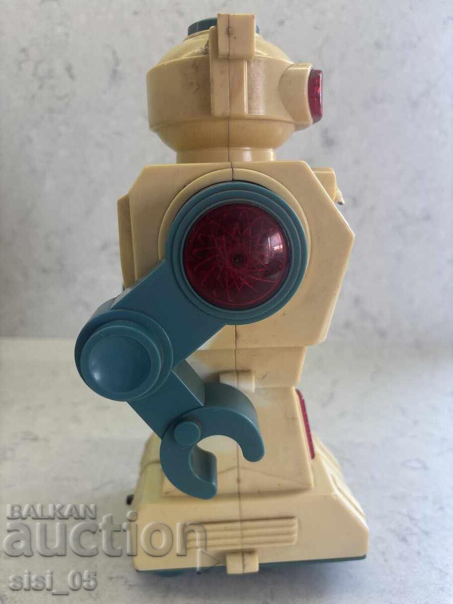 Jucărie robot din plastic pentru copii cu preț € 15.00 | 29.34 BGN