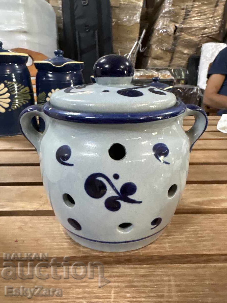 Oală ceramică retro cu preț € 15.00 | 29.34 BGN