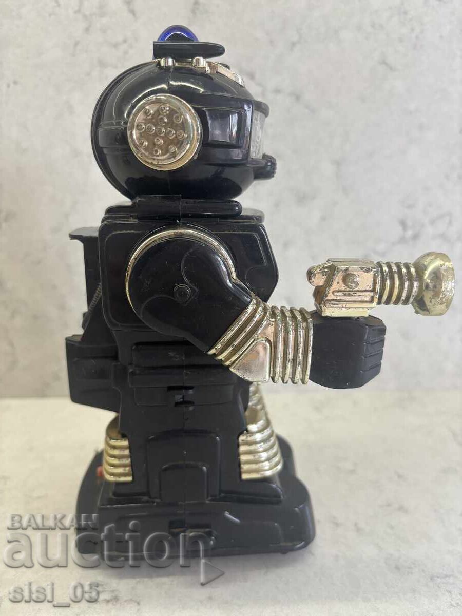 Jucărie robot din plastic pentru copii cu preț € 10.00 | 19.56 BGN