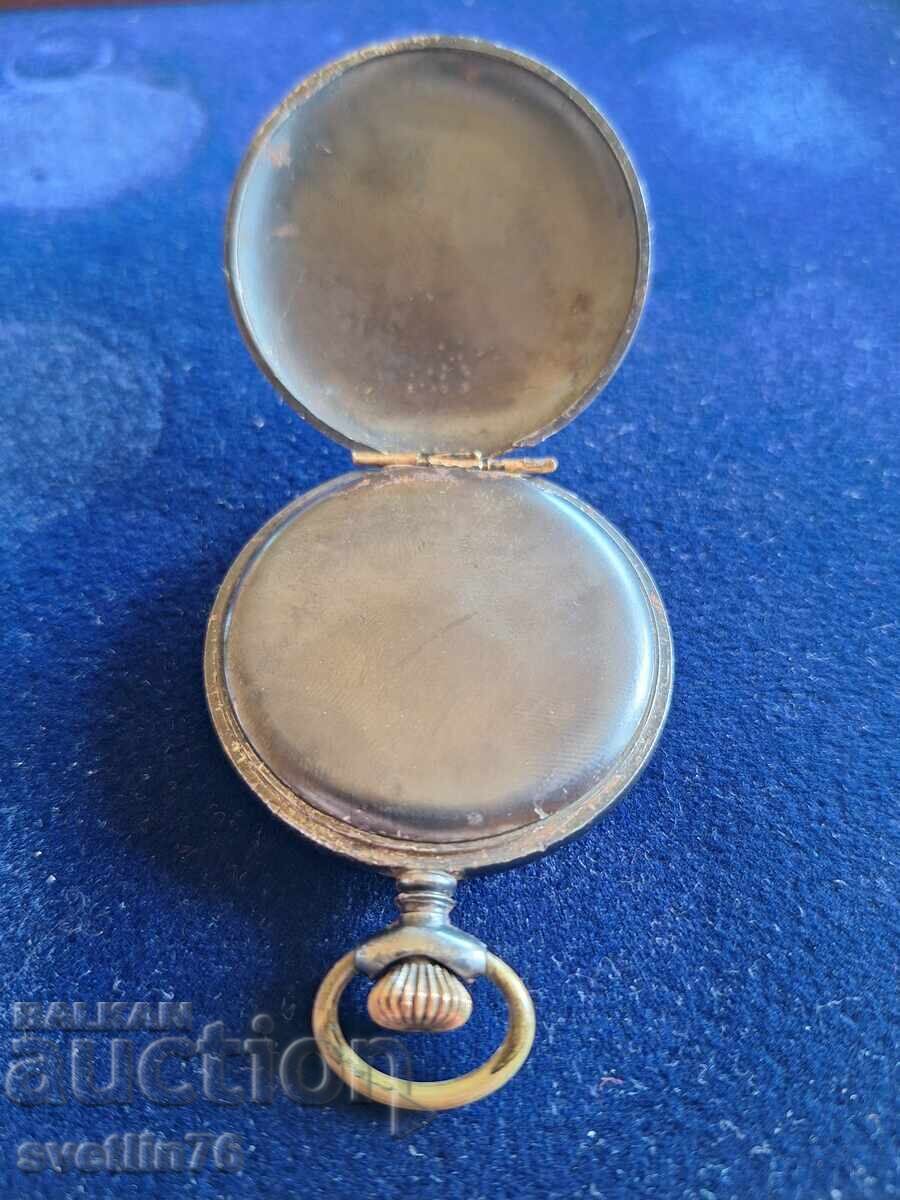 Licitație Ceas de buzunar militar vechi Licitație Ceas de buzunar militar vechi