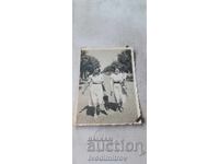 Photo Varna Two women on a walk