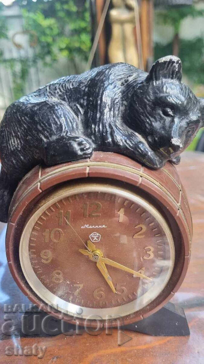 Ceas rusesc rar. Urs cu preț € 65.00 | 127.13 BGN