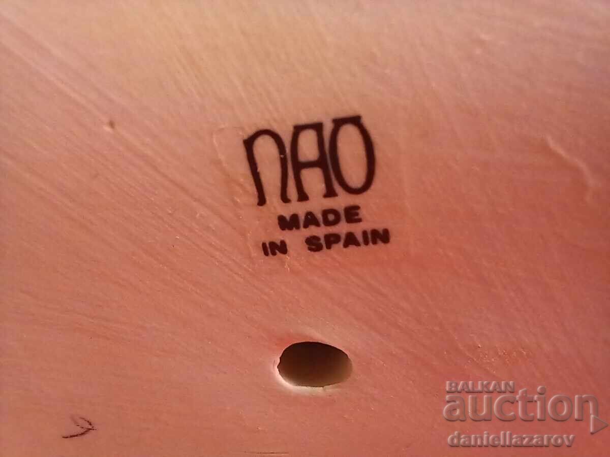 NAO by LLADRO Μεγάλη Πορσελάνινη Φιγούρα "Κορίτσι στη Βρύση" - 6 NAO by LLADRO Μεγάλη Πορσελάνινη Φιγούρα "Κορίτσι στη Βρύση" - 6