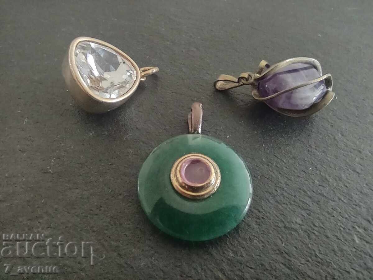 Medallion - three pieces in total, very chic