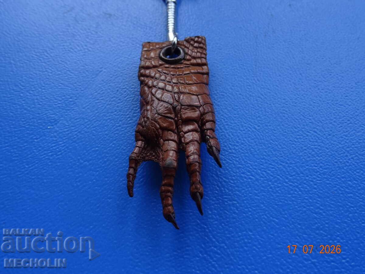 BRELOC DE COLECȚIE LĂBUȚĂ DE ALIGATOR CROCODIL cu preț € 20.00 | 39.12 BGN