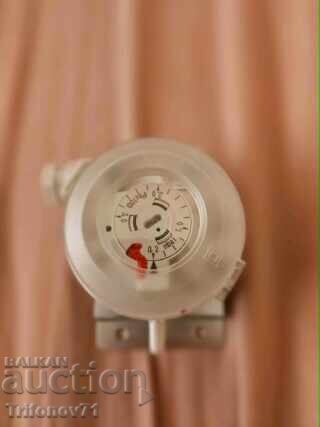 Mechanical differential pressure switch Mechanical differential pressure switch