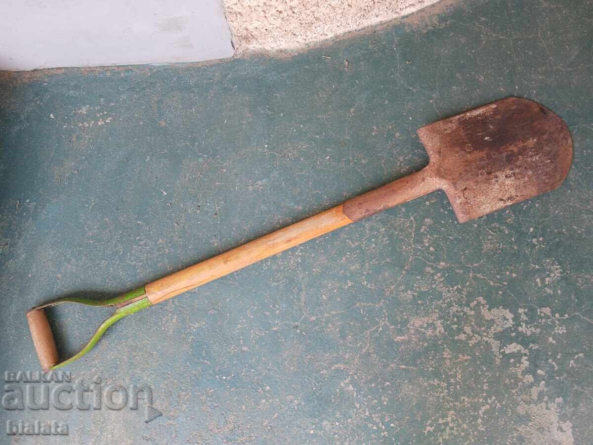 Military shovel with handle with price € 20.00 | 39.12 BGN