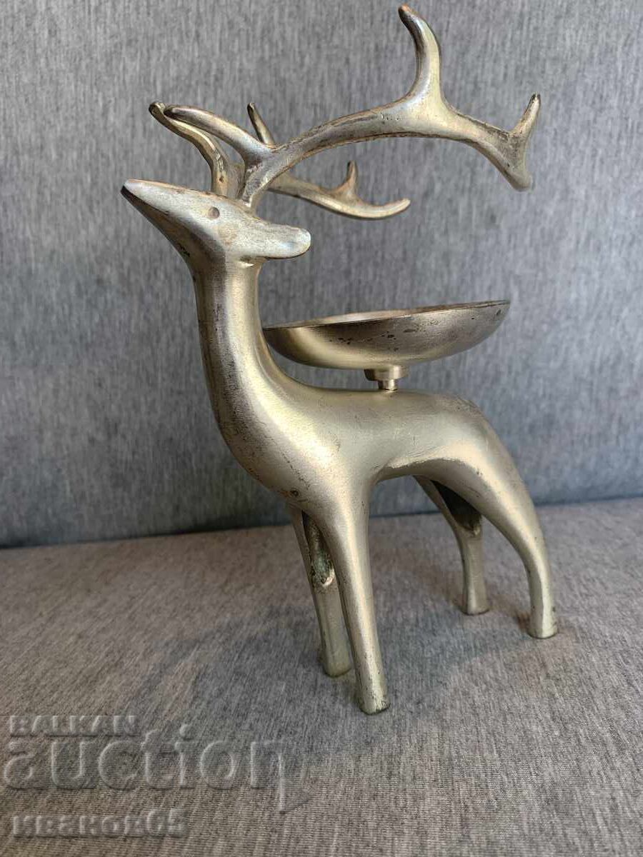 Посребрена фигурка на елен свещник Pentik с цена € 25.00 | 48.90 лв. Посребрена фигурка на елен свещник Pentik с цена € 25.00 | 48.90 лв.