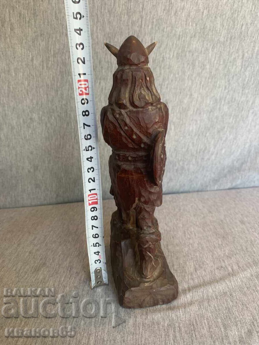 Delivery of wooden figure statuette Delivery of wooden figure statuette