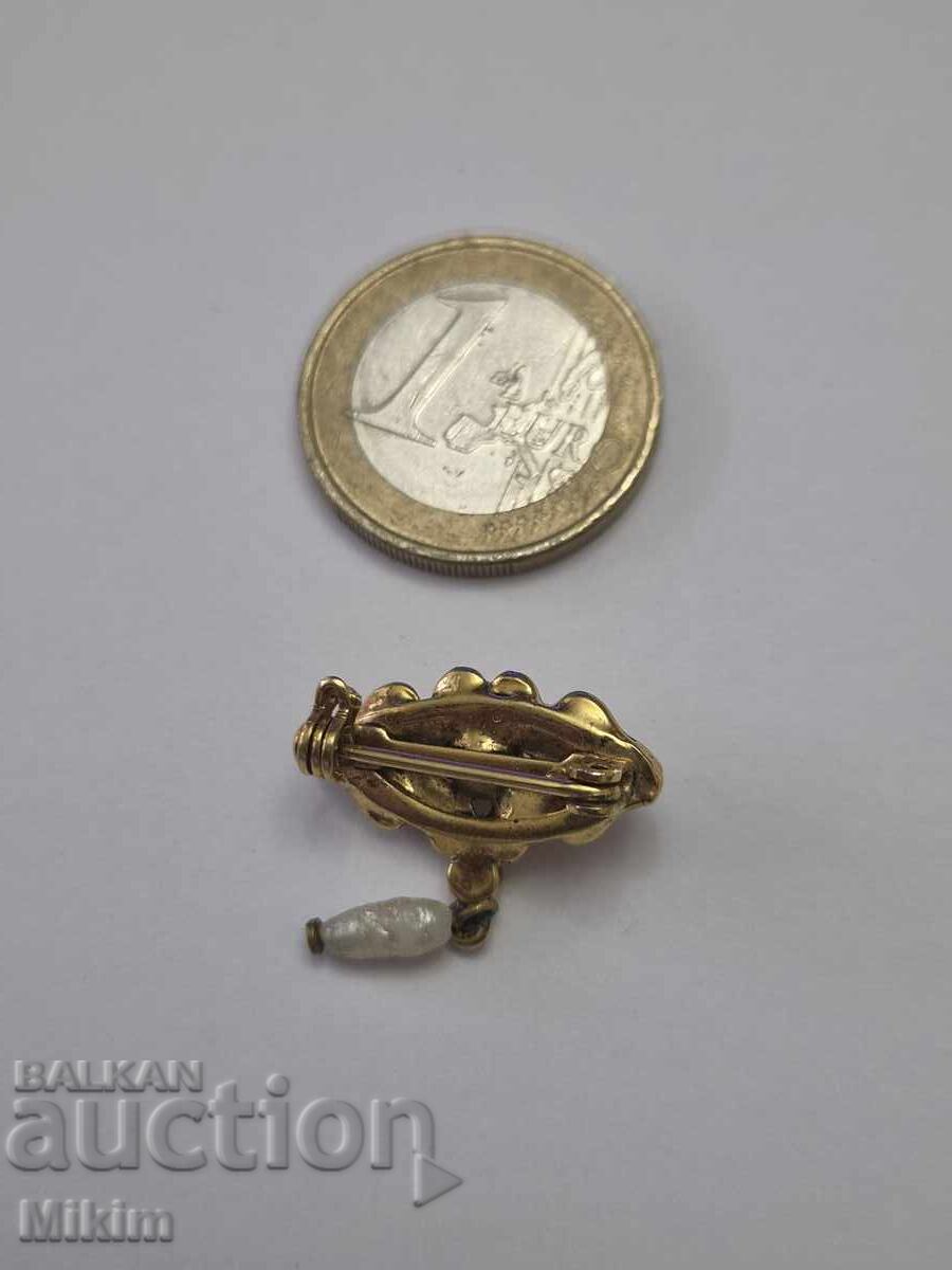 Brosă vintage 10 cu preț € 0.01 | 0.02 BGN Brosă vintage 10 cu preț € 0.01 | 0.02 BGN