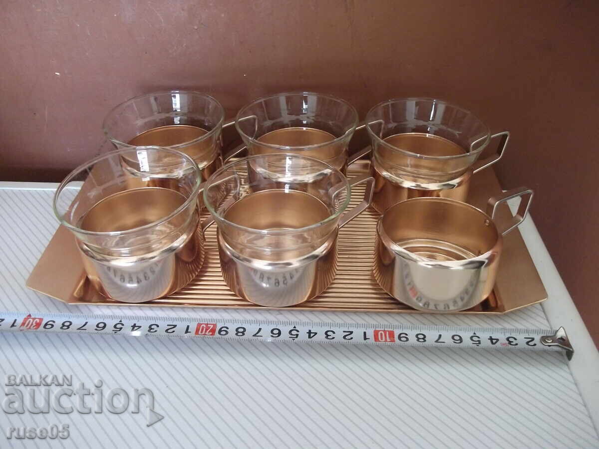 Поднос и чаши за чай с подстакани Поднос и чаши за чай с подстакани