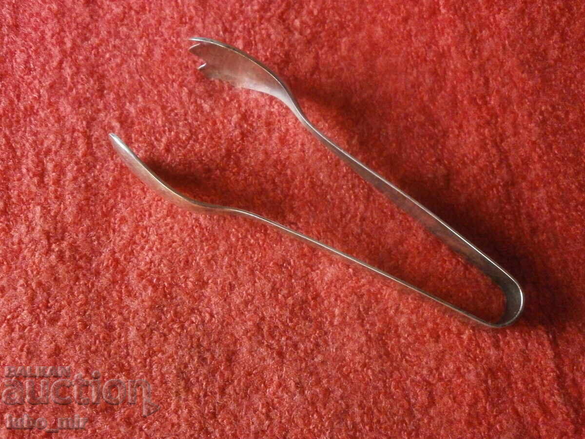Delivery of OLD SILVER-PLATED CLIP Delivery of OLD SILVER-PLATED CLIP