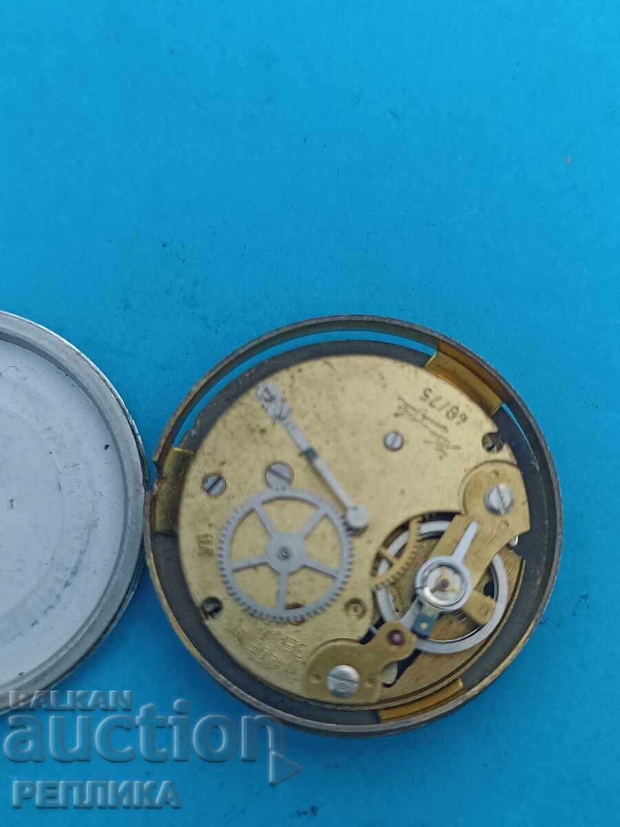 Μηχανισμός ρολογιού με τιμή € 7.00 | 13.69 BGN Μηχανισμός ρολογιού με τιμή € 7.00 | 13.69 BGN