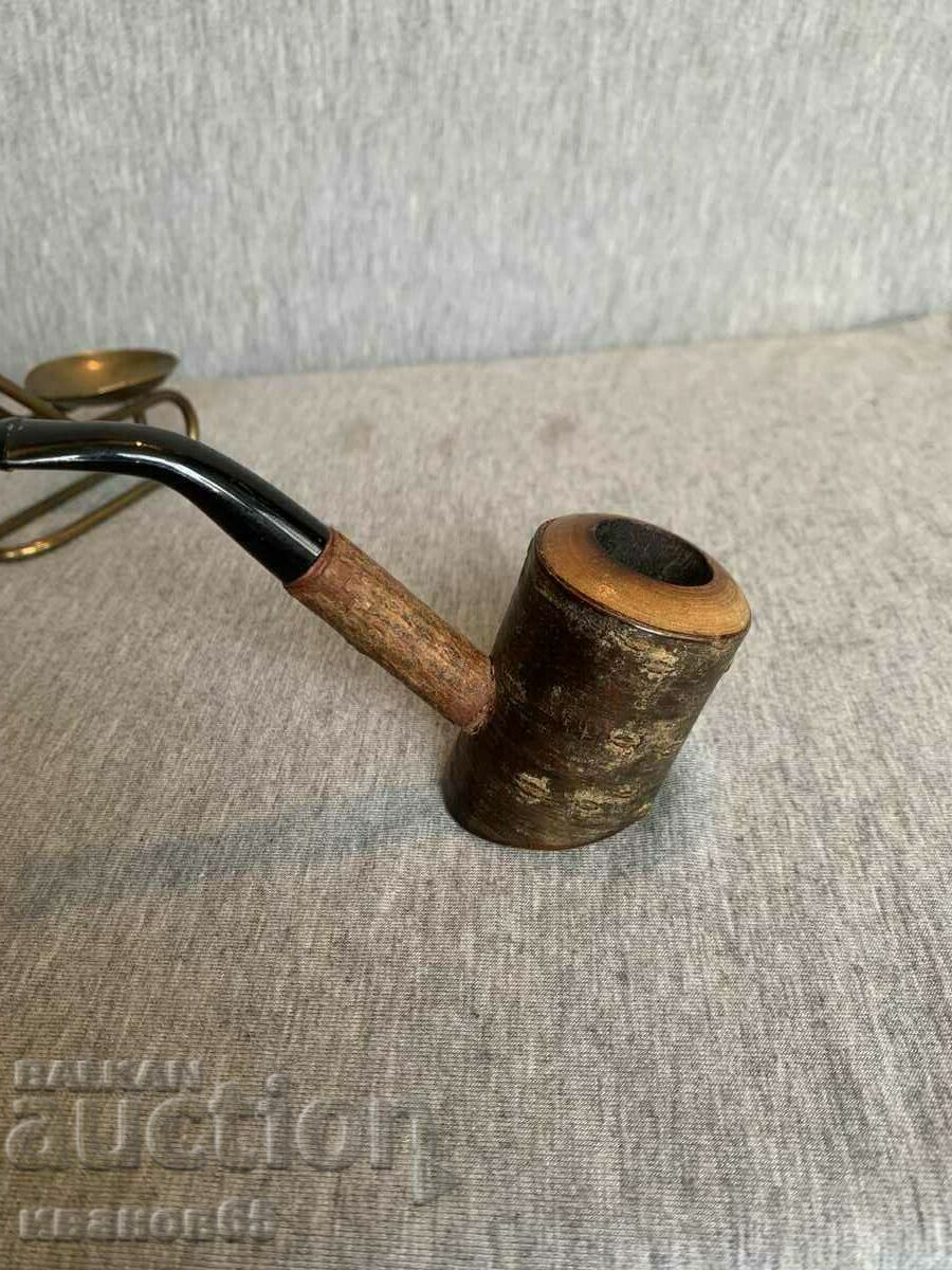 Delivery of a pipe made of wood
