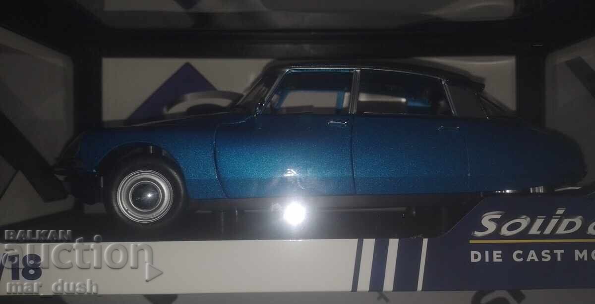 Citroen D Special Bleu Delta. Scale 1:18 - 6 Citroen D Special Bleu Delta. Scale 1:18 - 6