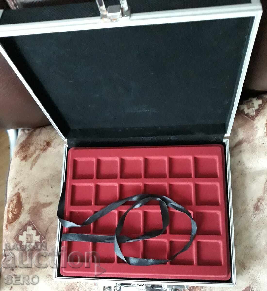 Coin case with 6 trays for 144 coins with a size of 29-30 mm with price € 20.01 | 39.14 BGN
