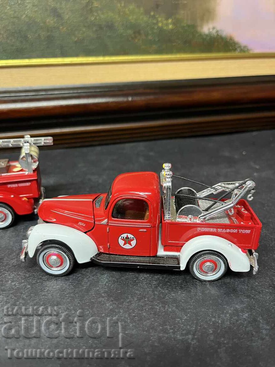 Колекционерски модел на пожарникарски камион 1940 Ford - 7 Колекционерски модел на пожарникарски камион 1940 Ford - 7
