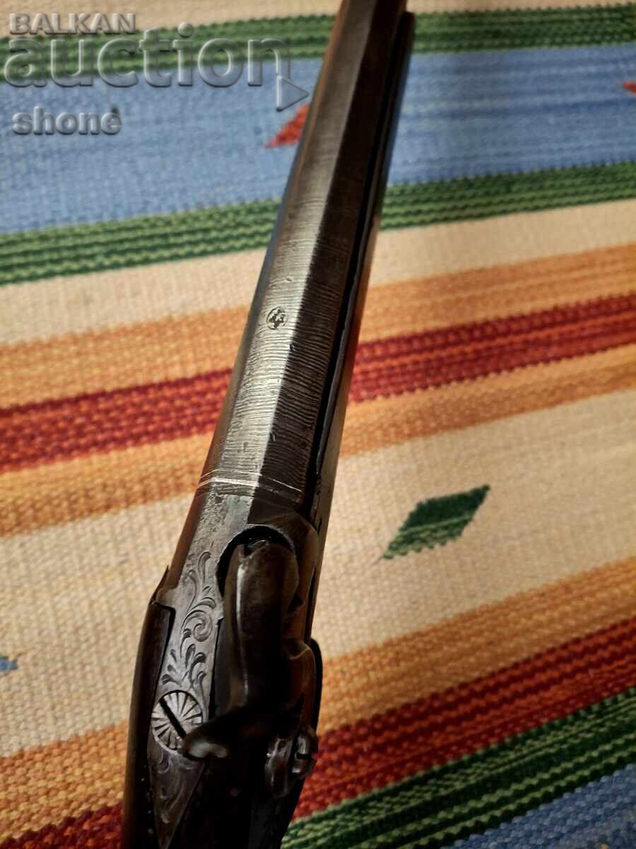 Livrarea Pistol, capsulă, cremă, țigară, țigară, cuișoare Livrarea Pistol, capsulă, cremă, țigară, țigară, cuișoare