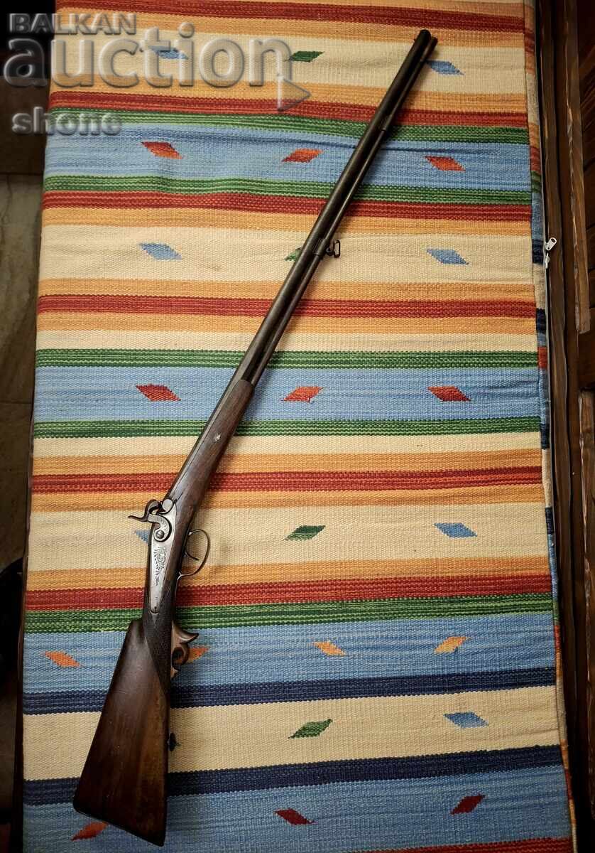 Pistol, capsulă, cremă, țigară, țigară, cuișoare Pistol, capsulă, cremă, țigară, țigară, cuișoare
