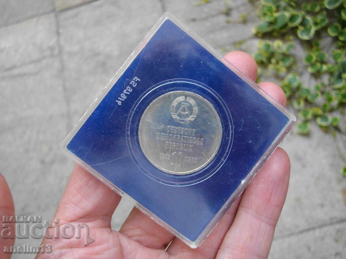 10 MARK 1983 10 МАРКИ ГДР 30 ГОДИНИ ДОБРОВОЛНИ ОТРЯДИ - 5 10 MARK 1983 10 МАРКИ ГДР 30 ГОДИНИ ДОБРОВОЛНИ ОТРЯДИ - 5