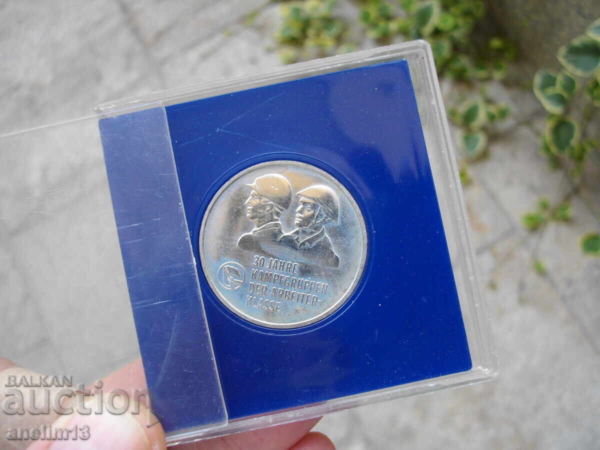 10 MARK 1983 10 МАРКИ ГДР 30 ГОДИНИ ДОБРОВОЛНИ ОТРЯДИ 10 MARK 1983 10 МАРКИ ГДР 30 ГОДИНИ ДОБРОВОЛНИ ОТРЯДИ