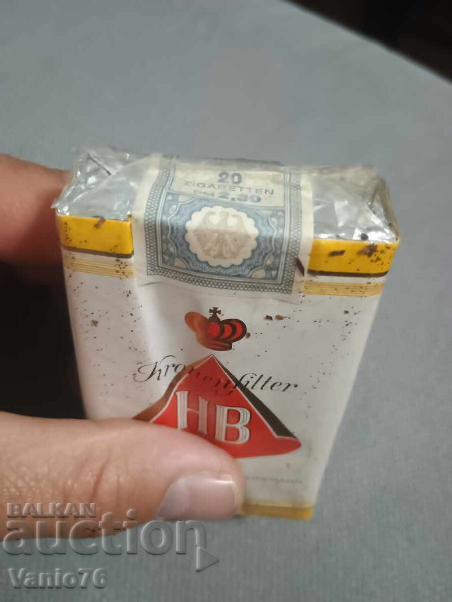 Delivery of Old HB cigarettes sealed with cellophane Delivery of Old HB cigarettes sealed with cellophane