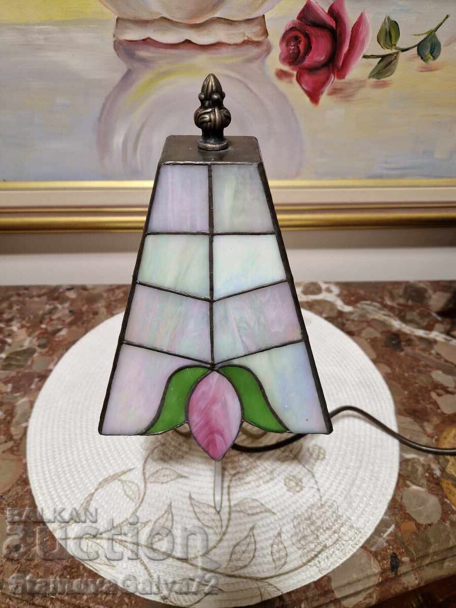 Licitație Lampă de noapte Tiffany superbă Licitație Lampă de noapte Tiffany superbă