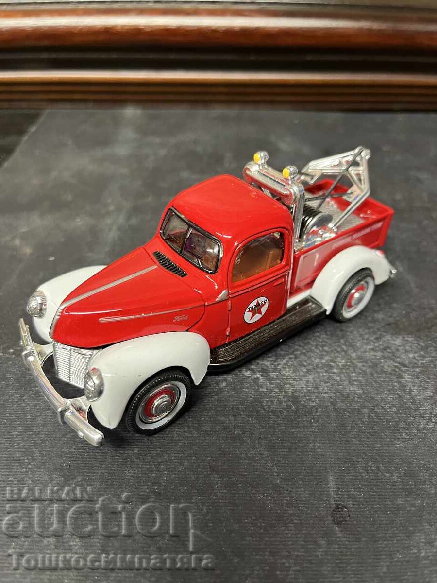 Колекционерски модел на Ford Tow Truck,1940 г. с цена € 20.00 | 39.12 лв. Колекционерски модел на Ford Tow Truck,1940 г. с цена € 20.00 | 39.12 лв.