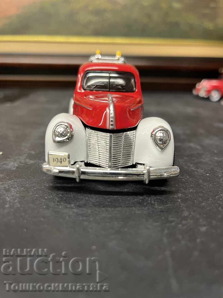 Аукцион Колекционерски модел на Ford Tow Truck,1940 г. Аукцион Колекционерски модел на Ford Tow Truck,1940 г.