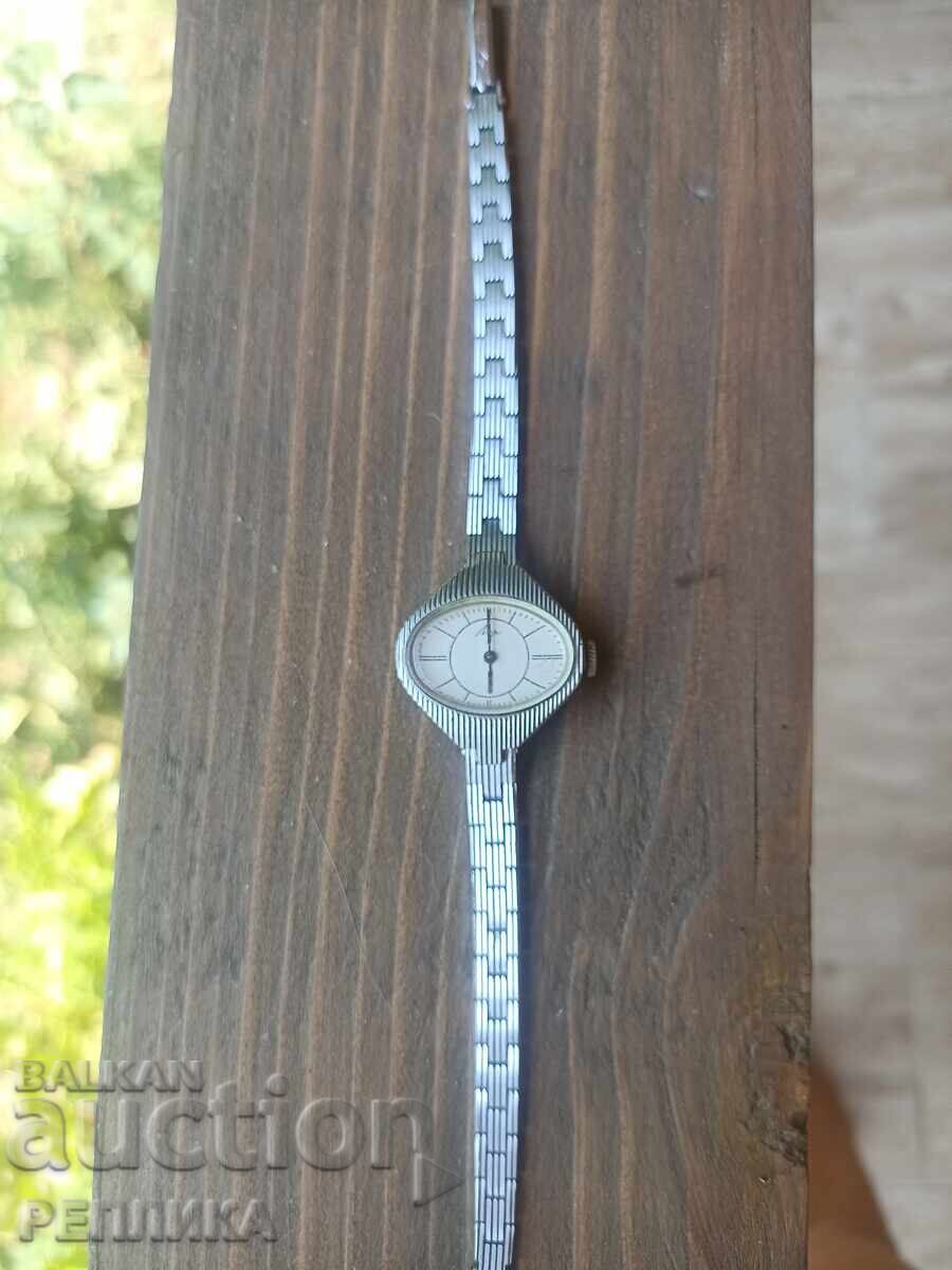 Un ceas de colecție cu preț € 11.00 | 21.51 BGN