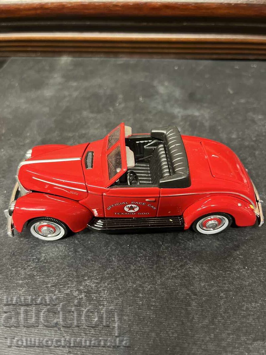 Model metalic de colecție Ford Deluxe Convertible 1940 - 5 Model metalic de colecție Ford Deluxe Convertible 1940 - 5