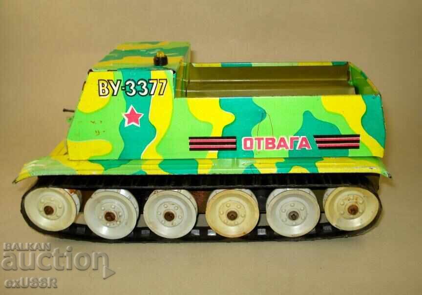 Стара играчка ламаринена руска СССР играчка танк с батерия с цена € 60.00 | 117.35 лв. Стара играчка ламаринена руска СССР играчка танк с батерия с цена € 60.00 | 117.35 лв.